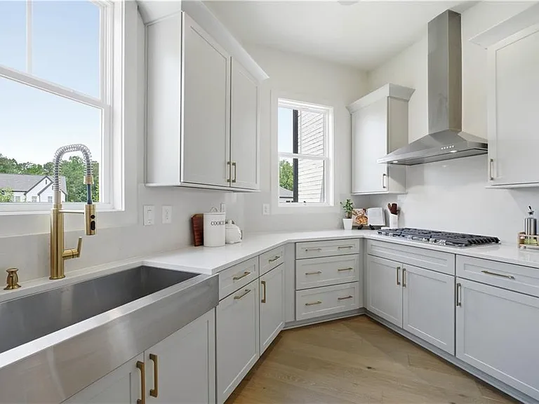 4510 Hawthorn Cir — Photo 16