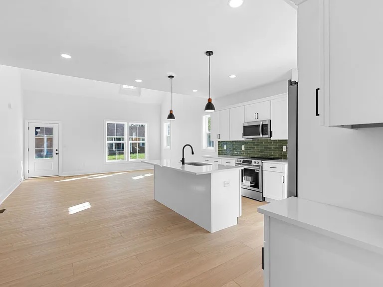 930 Glass St — Photo 7