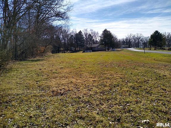 3rd image of 400 Walker Dr