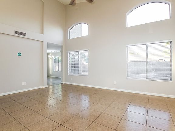 4th image of 17129 N Woodrose Ave