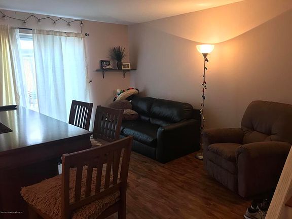 3rd image of 63 Simmons Ln