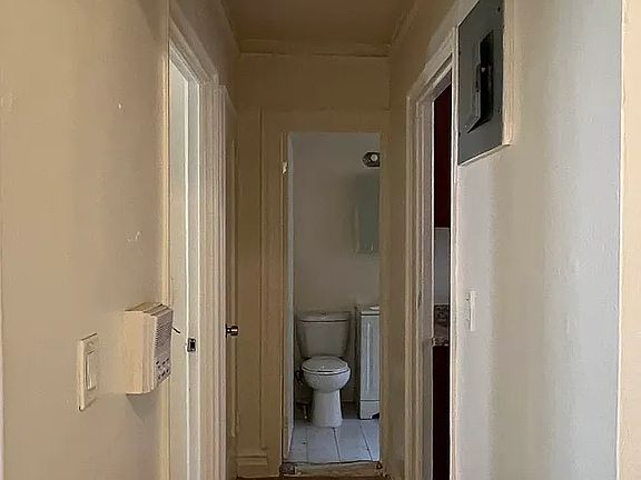 4th image of 3013 Valentine Ave APT 1C