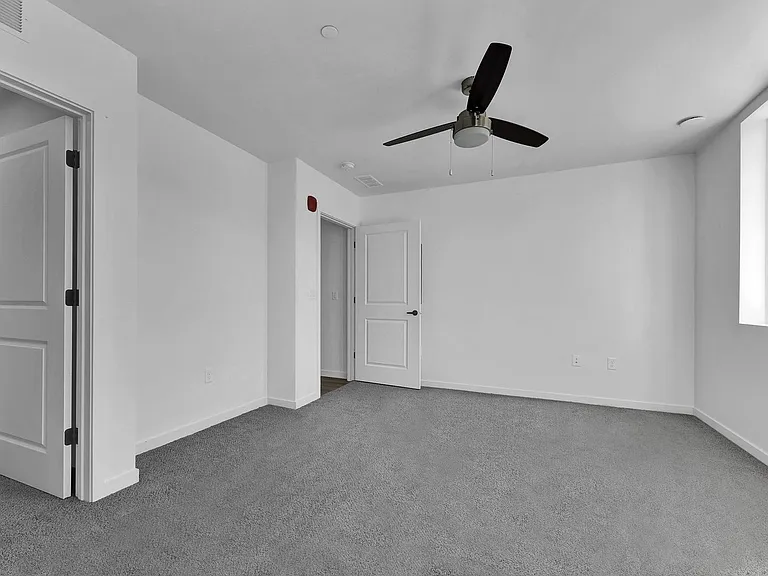 Milstick Apartments — Photo 41