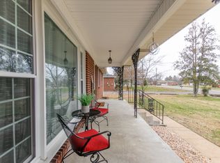 206 Oakdale Dr, Lebanon, TN 37087