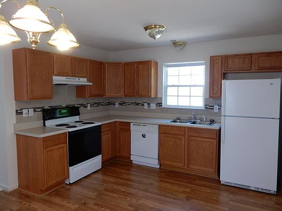 2nd image of 4504 Gwens Way