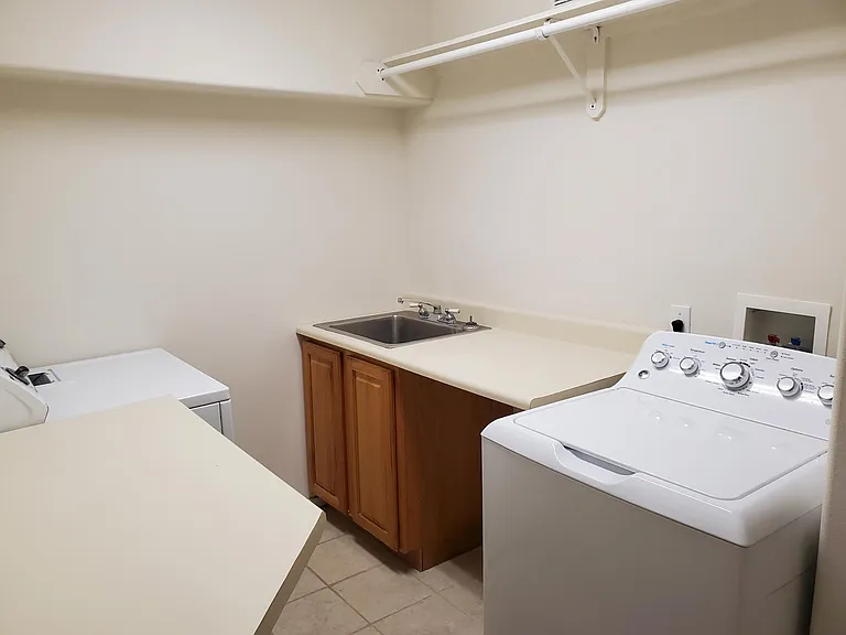 3452 Sierra Dr — Photo 12