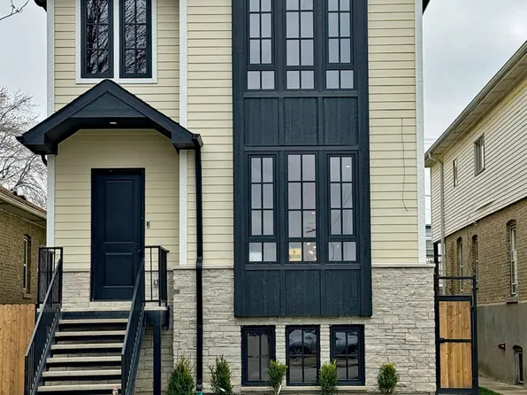 2540 W Berteau Ave, Chicago, IL 60618