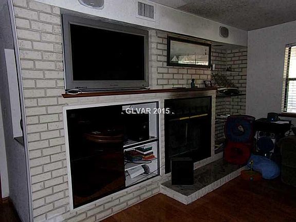 4th image of 2911 Schaffer Cir