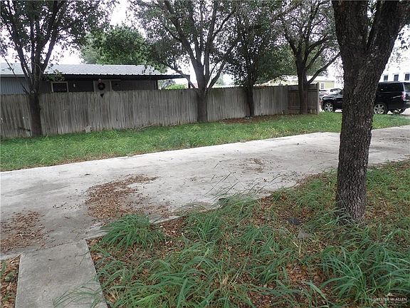 4th image of 1301 W Ray Cir