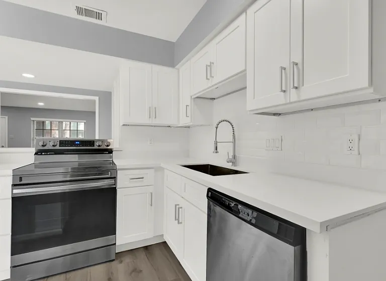 515 Tallowood Rd — Photo 3