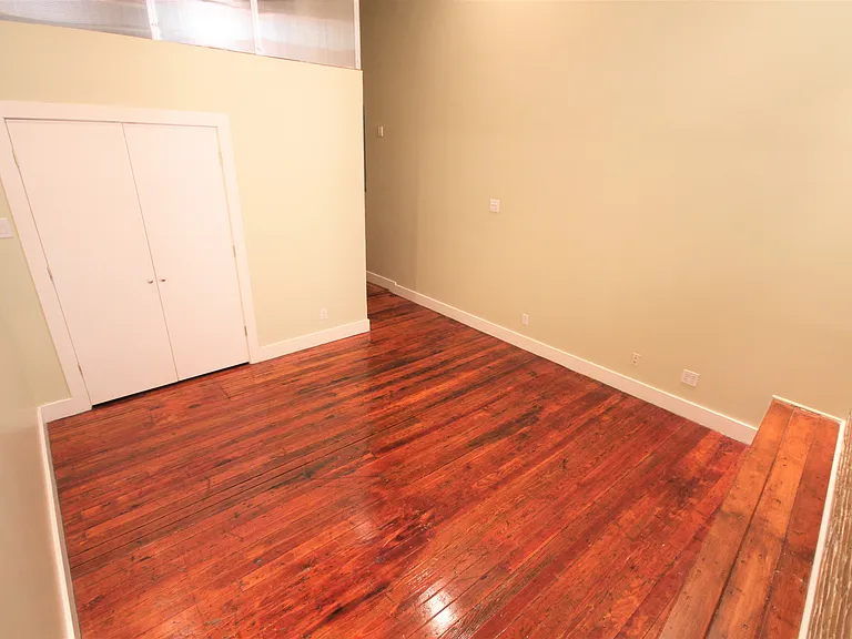 321 S Flores St #104 — Photo 32