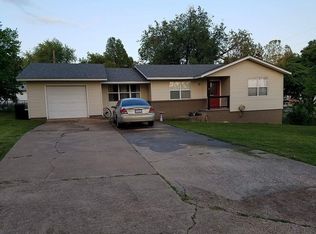 103 N Cherokee St, Grove, OK 74344