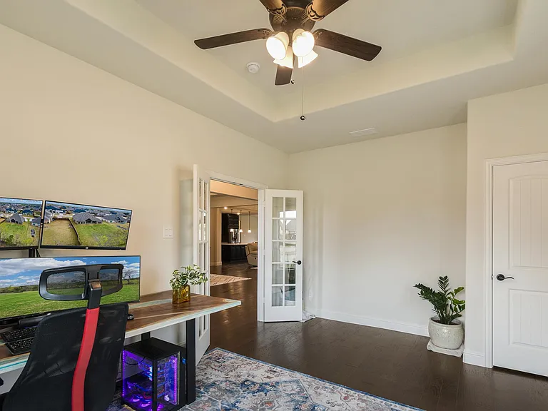 612 Ambergate Dr — Photo 21