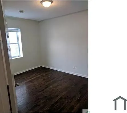 3 bed, $2,133 — Photo 2