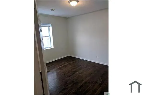 Building Photo - 7703 S Green St #3