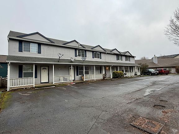 4th image of 6130 SE 128th Ave APT C