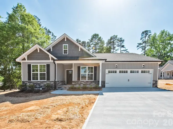 581 Goldmoor Dr NE, Concord, NC 28025