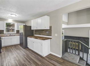 15413 Raymond St, Maple Heights, OH 44137