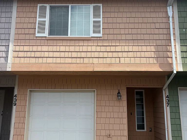437 Harris Ln #11 — Photo 1
