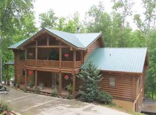 1532 David Swann Dr, Dandridge, TN 37725