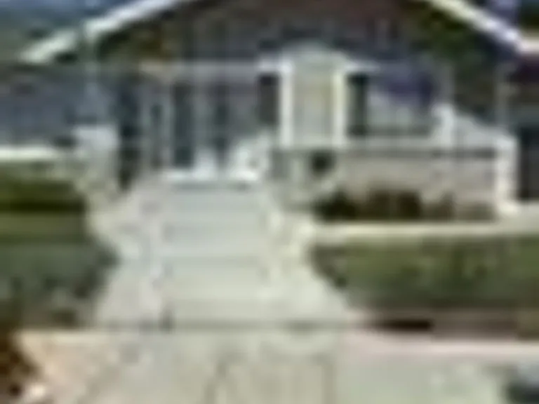 2817 E Broadway — Photo 6