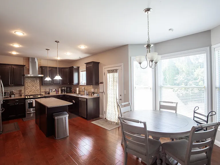 1779 Victoria Ct — Photo 7