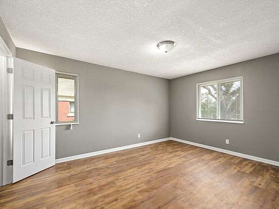 5th image of 116 W 38th St APT 6