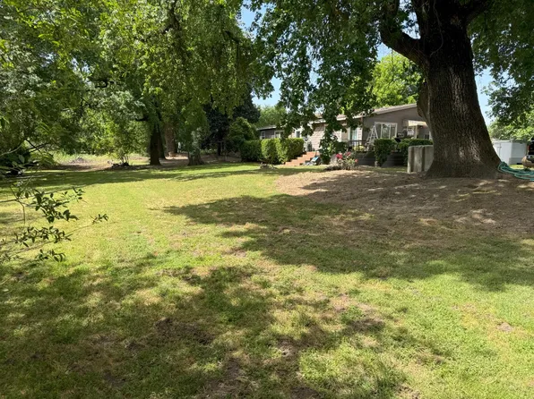 192 S Rainbow Ave, Sanger, CA 93657