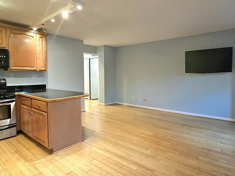 1801 Clydesdale Pl NW #211 — Photo 10