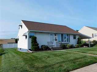 1558 Farm Ln, Bethlehem, PA 18018