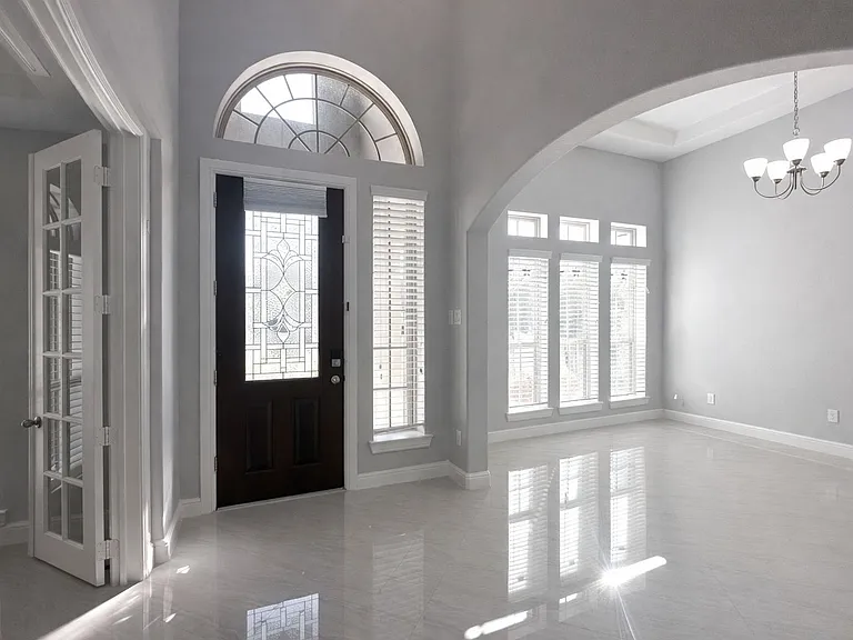 2406 Trocadero Ln — Photo 33