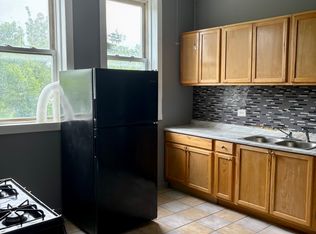 1002 W 51st St #3E, Chicago, IL 60609