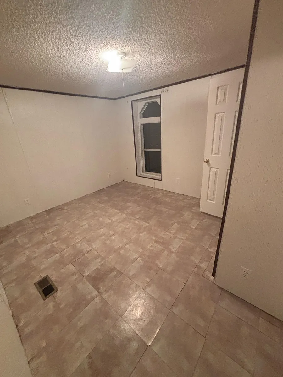 Building Photo - 706 Greywood Ln