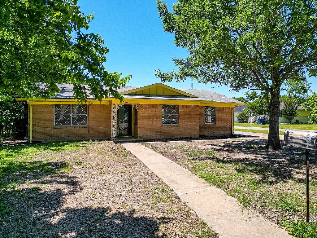 3900 Langford St, Greenville, TX 75401 Zillow