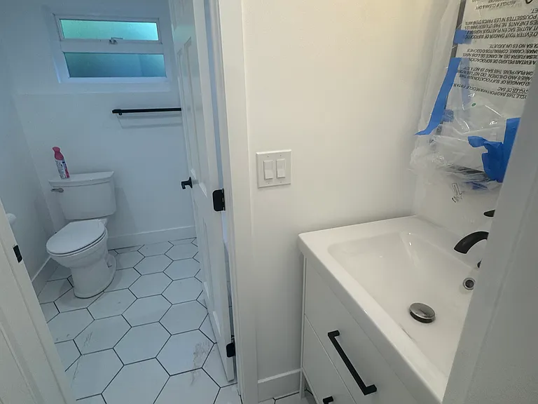 lower level full bath