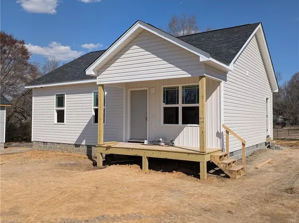 11 King Row, Thomasville, NC 27360