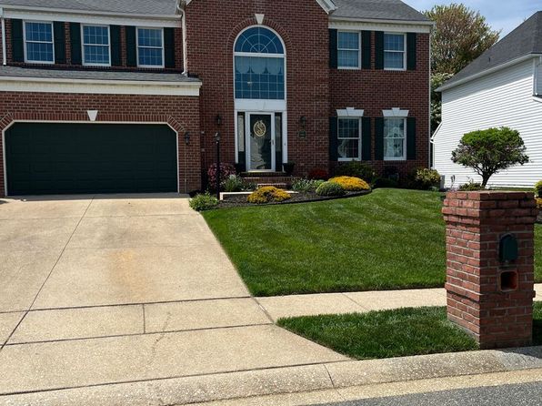 1018 Hazel Ln