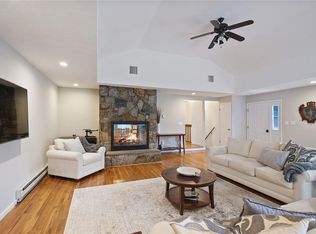 28 Perch Dr, Mahopac, NY 10541