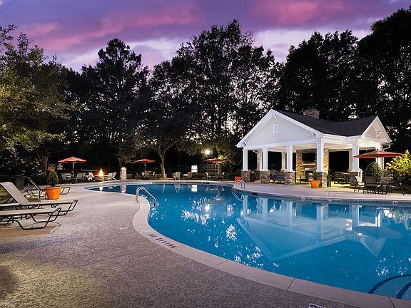 Poolside Summerhouse