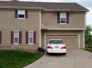 5135 Woodland Dr, Shawnee, KS 66218