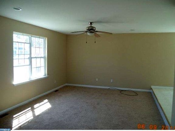 3rd image of 419 Holly Ave