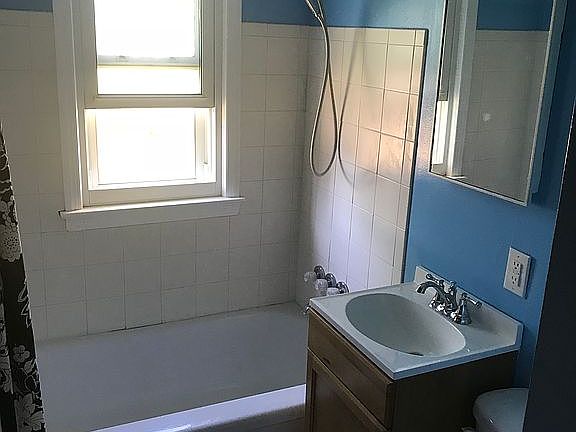 4th image of 5106 Longwood Ave