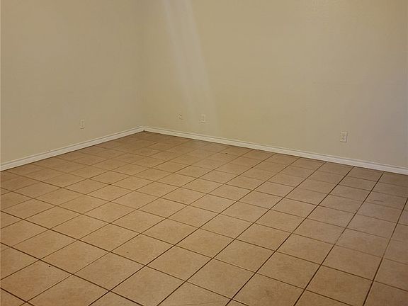 2nd image of 2005 Legacy Ln