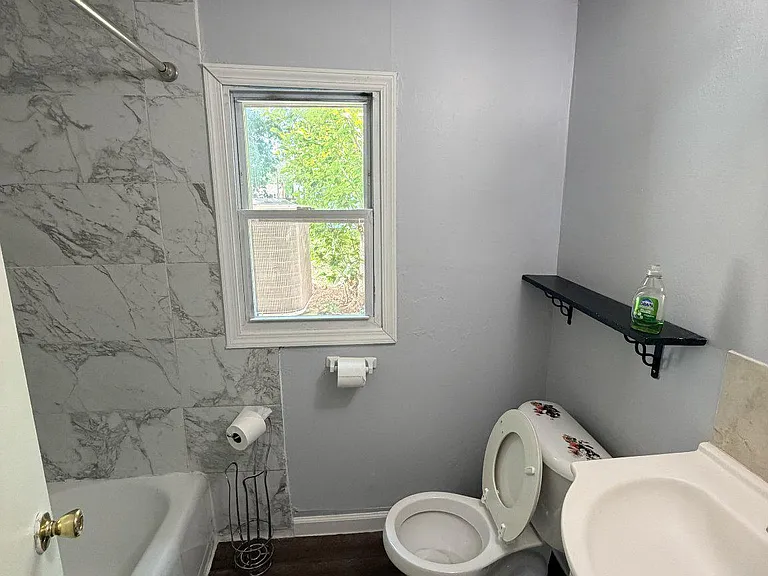 10003 Lomond Dr — Photo 25