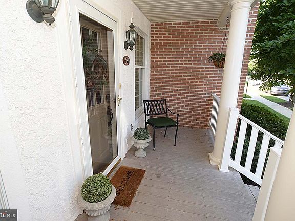 3rd image of 535 Gramercy Ln