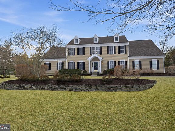 4th image of 2018 Silverwood Dr