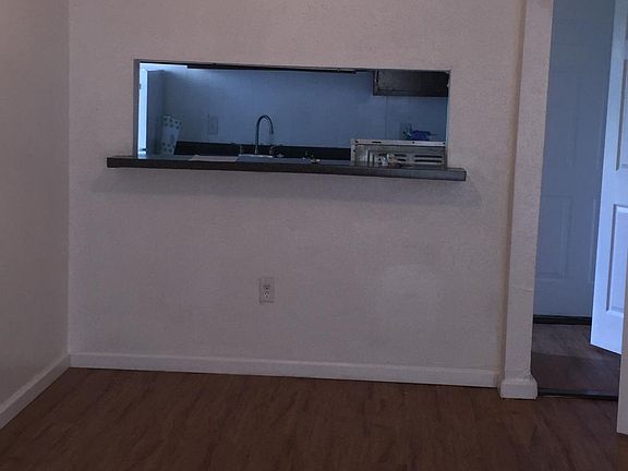 3rd image of 1113 Scotsdale Dr APT D