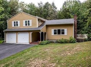 16 Hurricane Rd, Falmouth, ME 04105