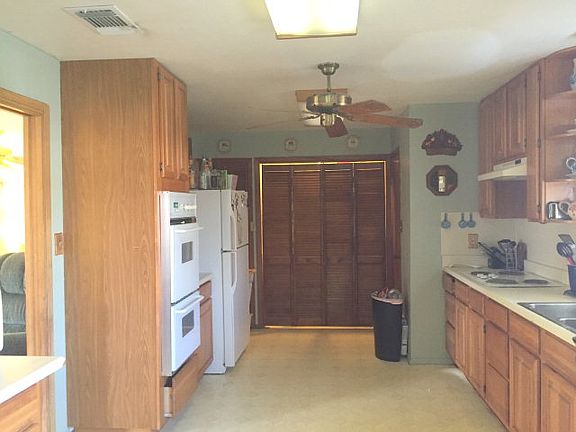 3rd image of 2720 Bagley Ave