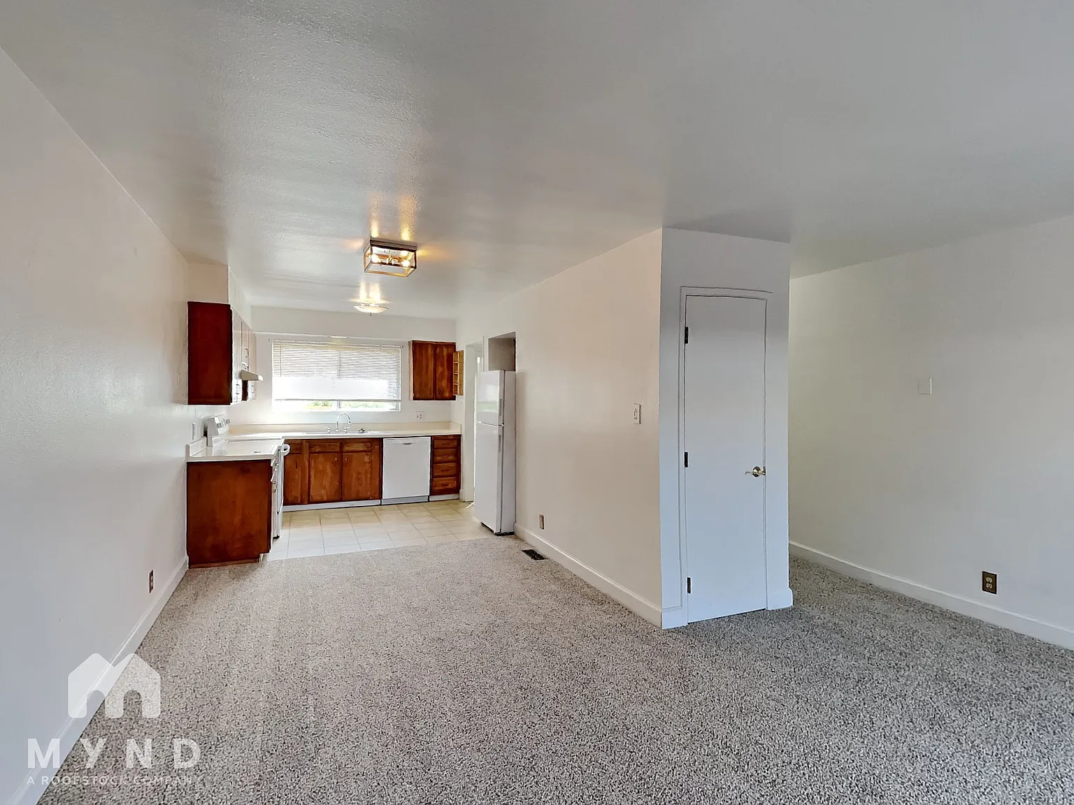 3 bed, 1.5 bath, 1220 sqft, $1,935 — Photo 2